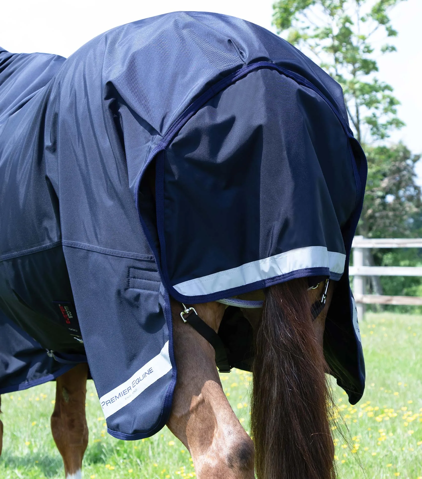 Buster Storm 90g Combo Turnout Rug with Classic Neck Navy