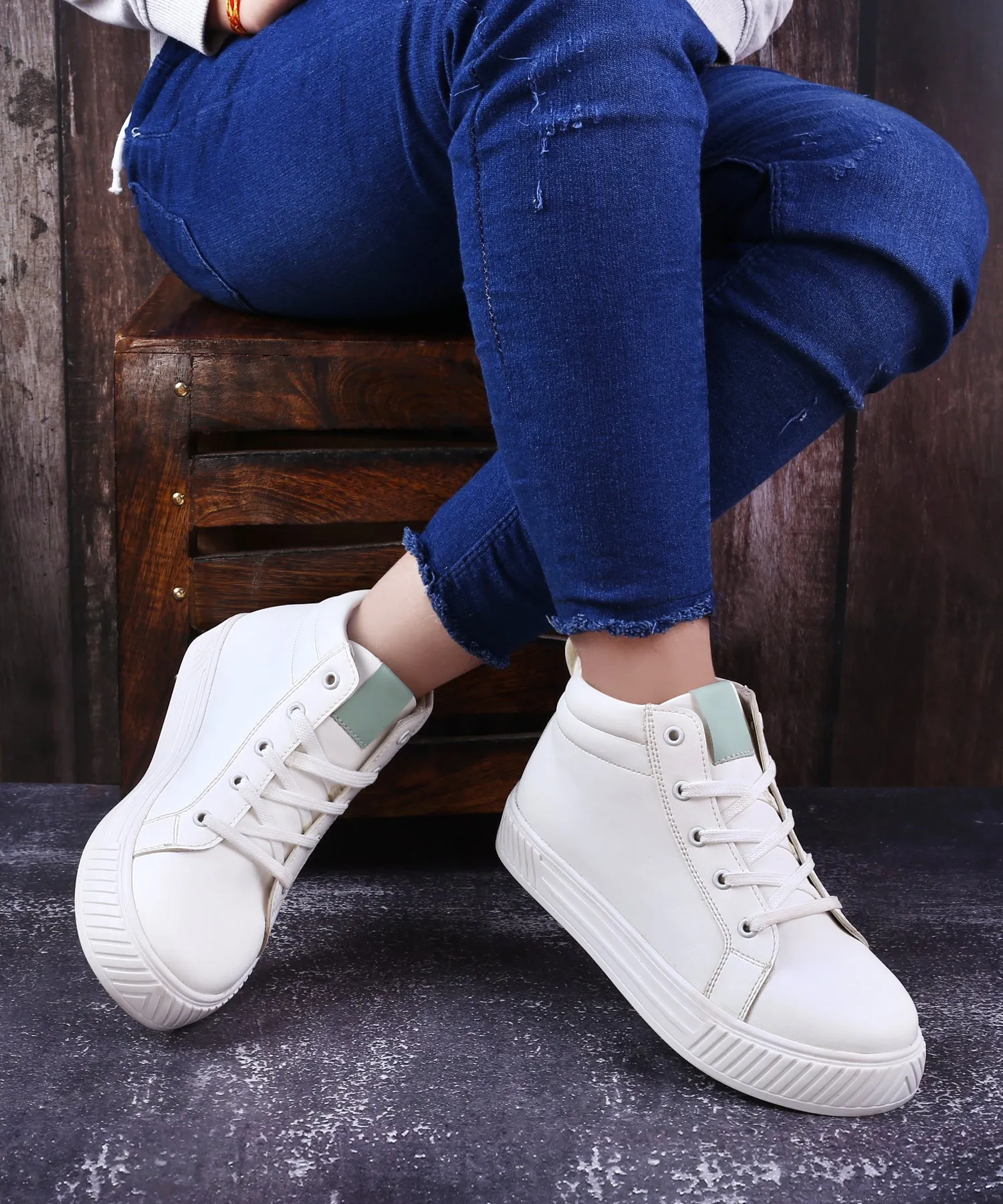 Bxxy New Stylish And Comfortable Sneakers for Women