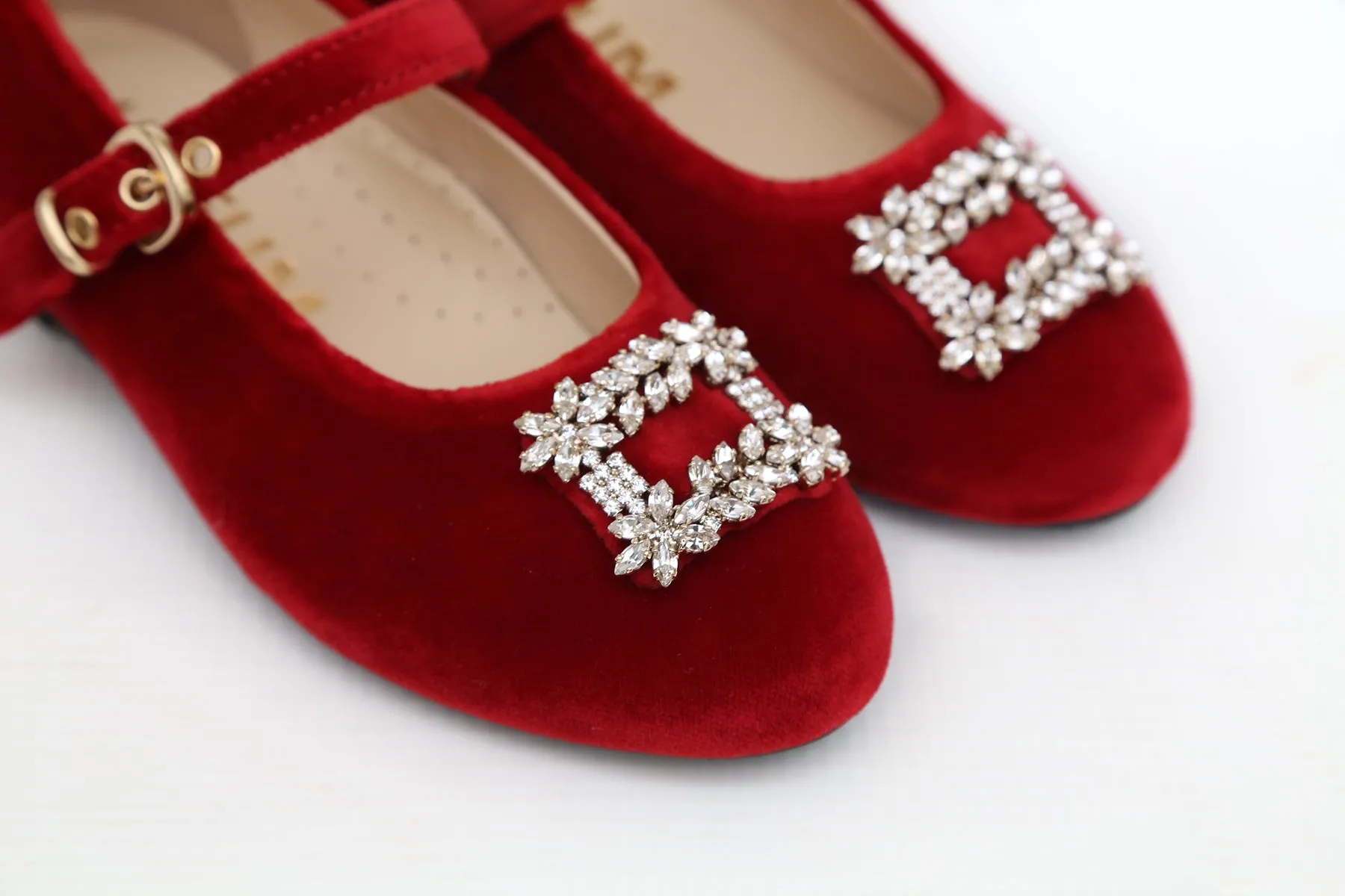 Lila Velvet Shoes in Red