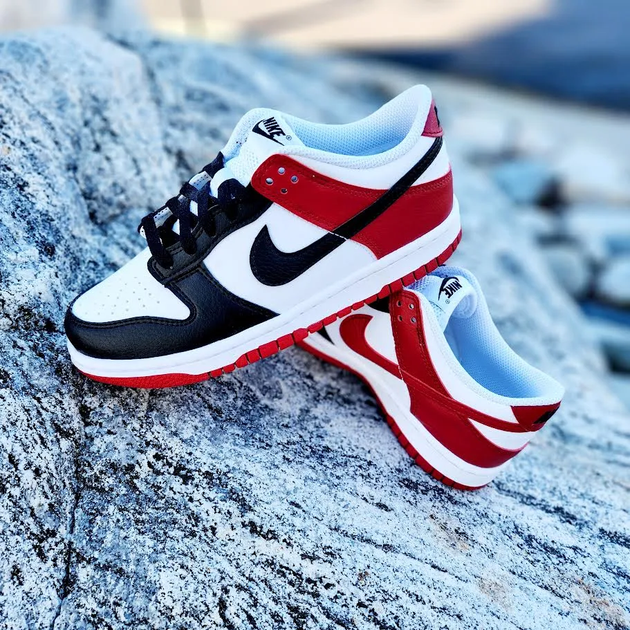 Nike Dunk Low GS "Black Toe"