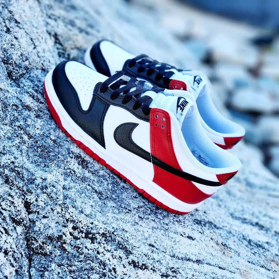 Nike Dunk Low GS "Black Toe"