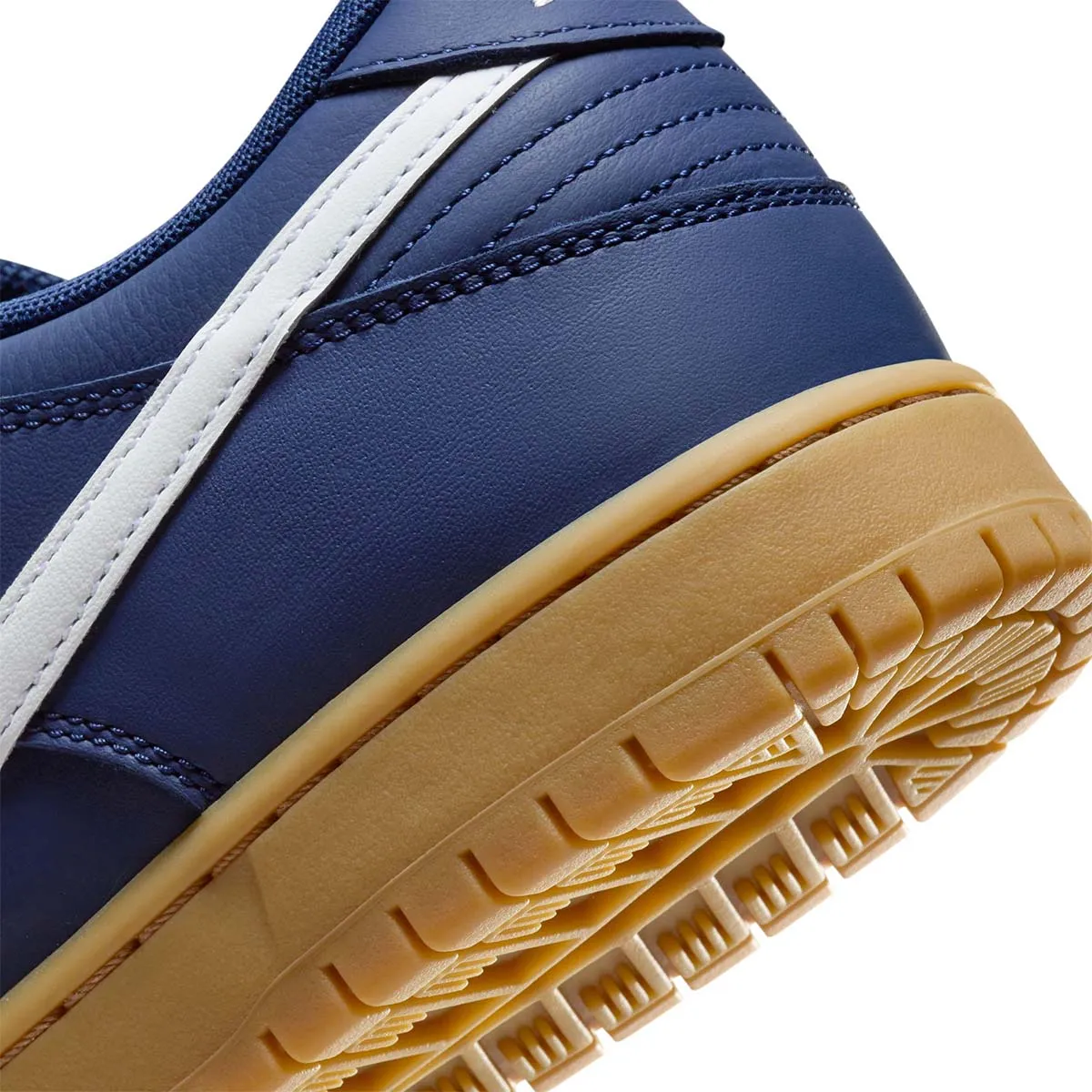 Nike SB - Dunk Low Pro Shoes Navy/Gum