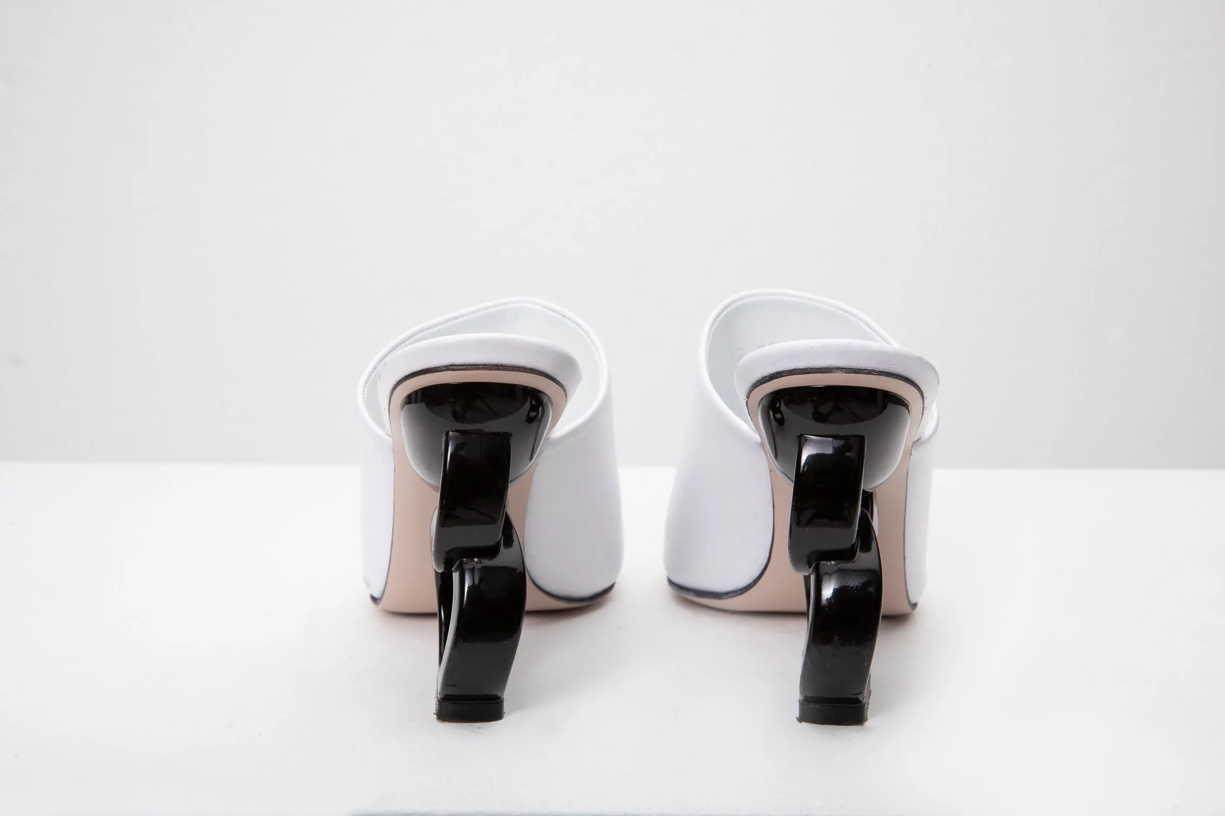 The Cymmer White Leather Women Sandal