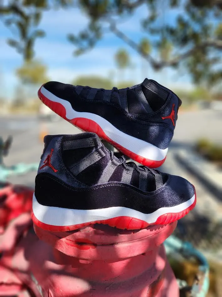 W Air Jordan 11 Retro "Bred Velvet"